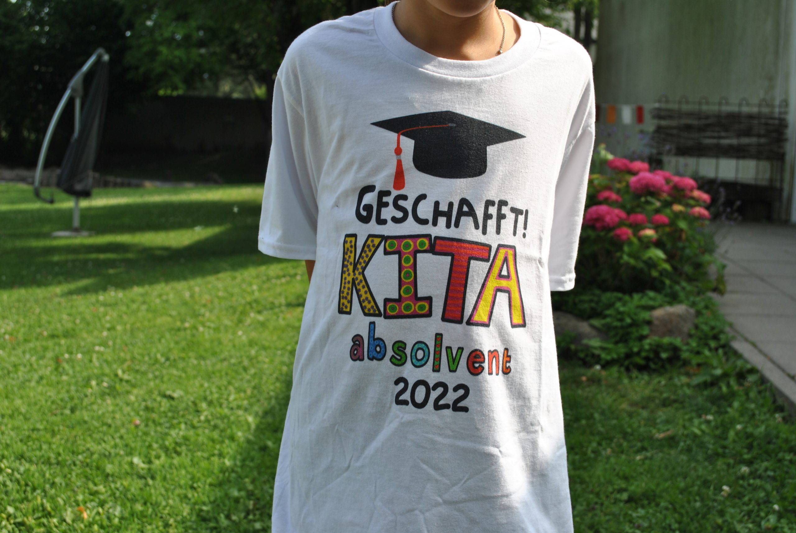 Tshirt mit Text KITA absolvent