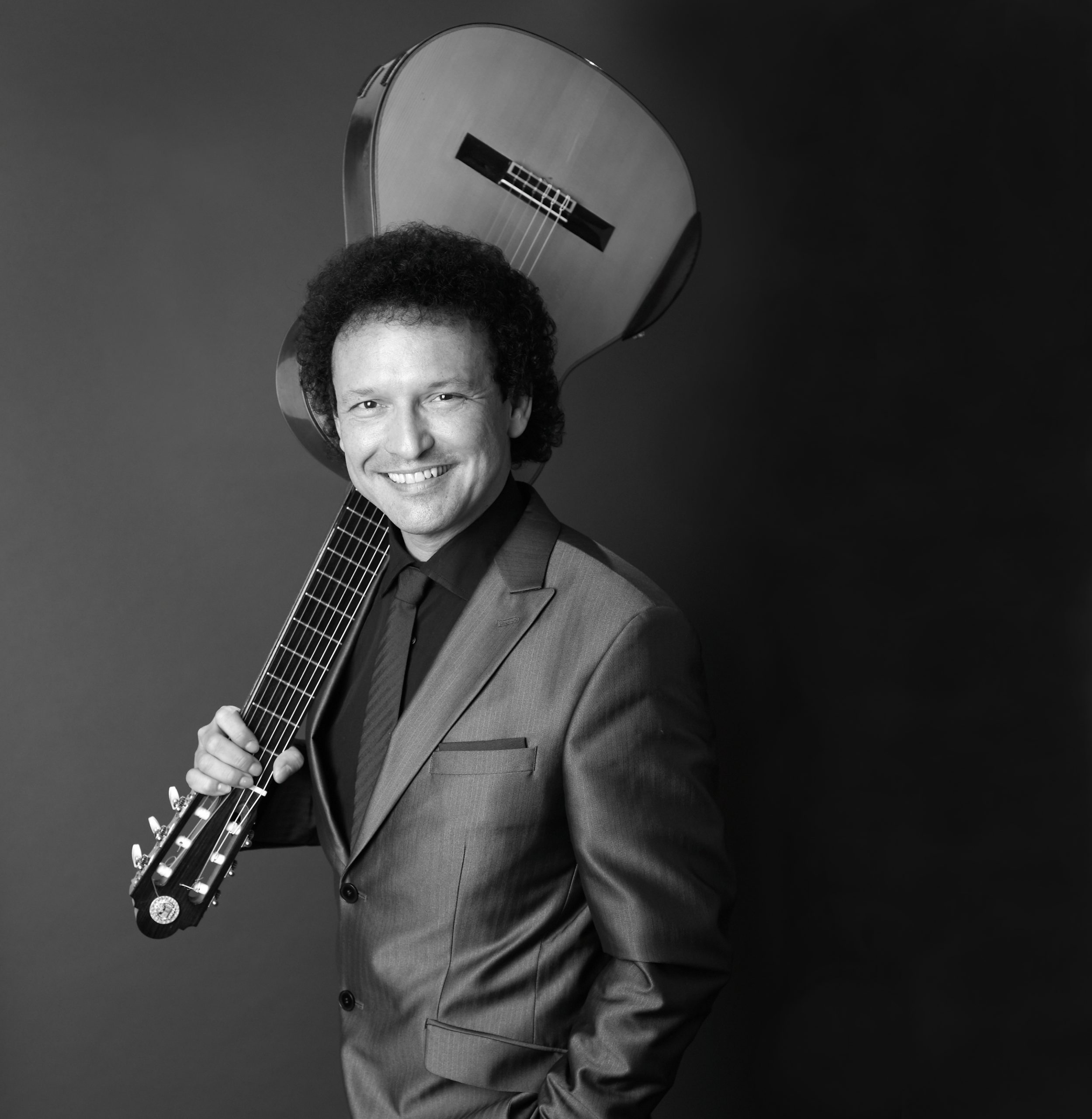 Silfredo Perez, Gitarre